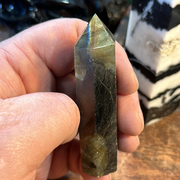 Labradorite Crystal Point! - Picture 4 of 5